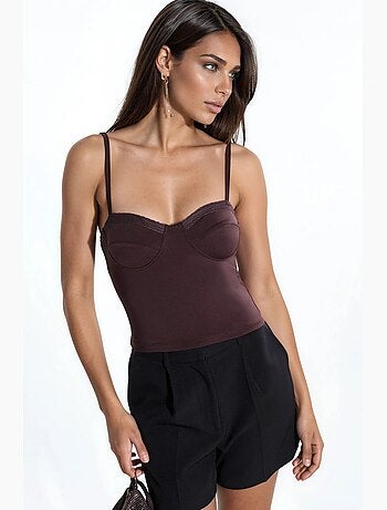 Top con scollo a cuore e dettagli in pizzo hiccup