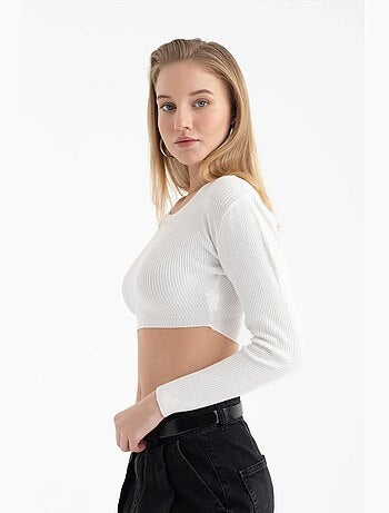 Top corto a maniche lunghe con scollo tondo e coste in maglia hiccup