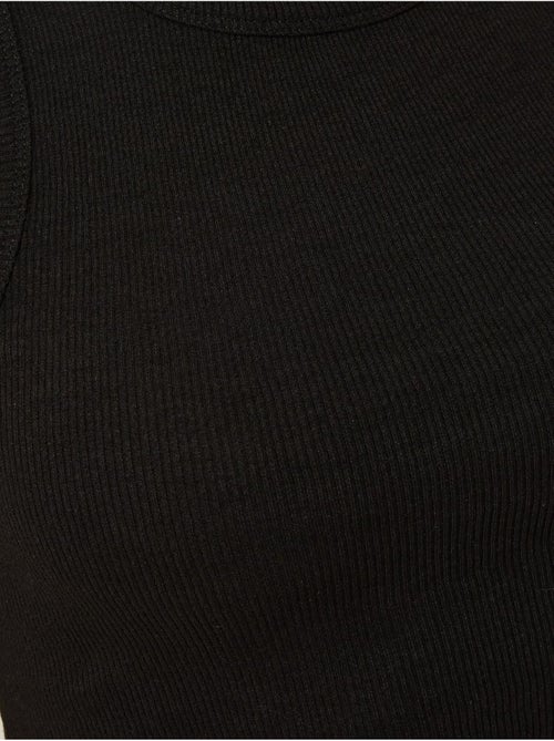 Top corto in maglia a coste senza maniche con scollo a girocollo hiccup - Kiabi Top corto in maglia a coste senza maniche con scollo a girocollo hiccup - Kiabi