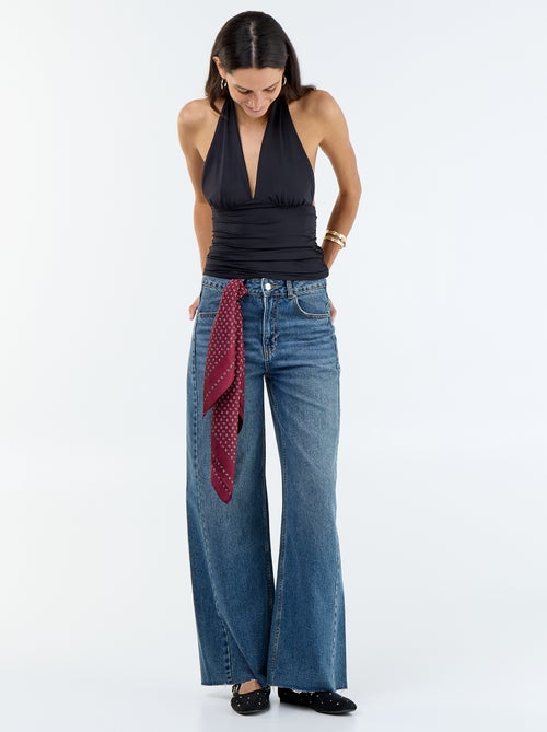 Top elasticizzato con scollo all'americana - Kiabi