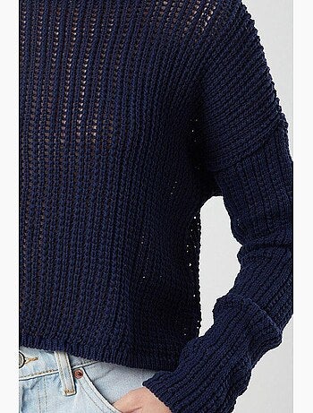 Top in maglia crop con scollo a barca e lavorazione traforata mixray