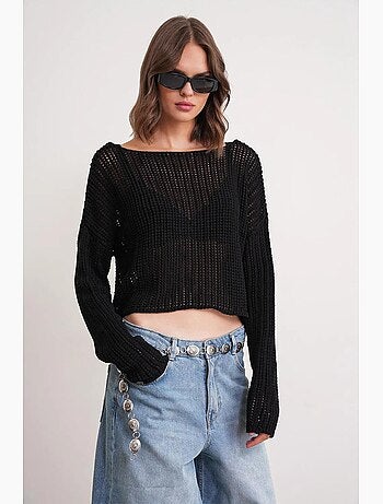 Top in maglia crop con scollo a barca e lavorazione traforata mixray