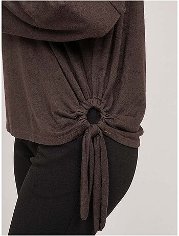 Top in maglia sottile con laccio da annodare fenella