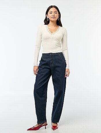 Top in pizzo a maniche lunghe