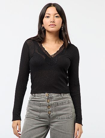 Top in pizzo a maniche lunghe