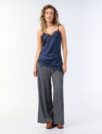 Top in raso asimmetrico con pizzo