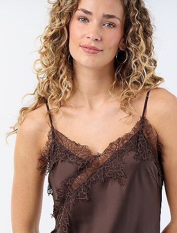 Top in raso asimmetrico con pizzo