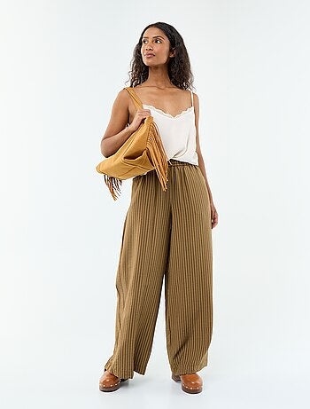 Top in raso con pizzo