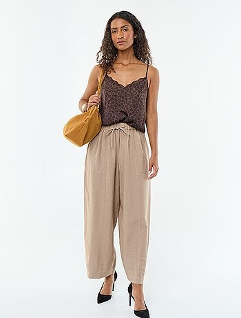 Top in raso con pizzo