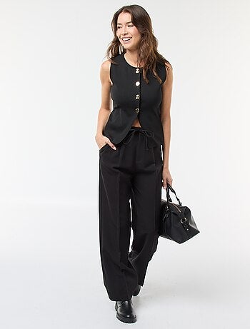 Top senza maniche con bottoni dorati