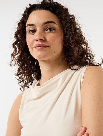 Top senza maniche con scollo drappeggiato