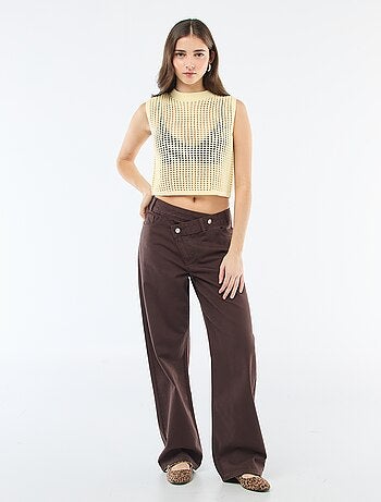 Top smanicato all'uncinetto