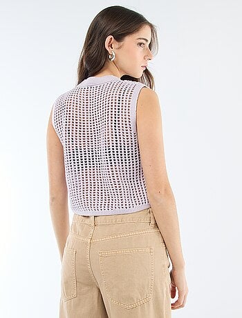 Top smanicato all'uncinetto