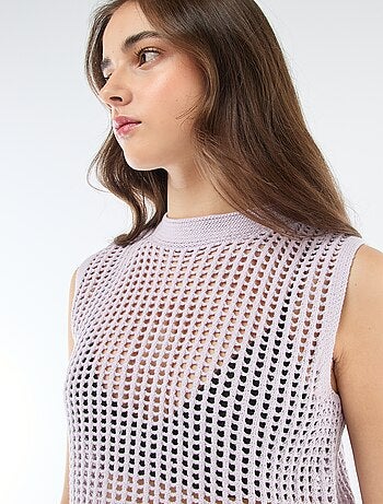 Top smanicato all'uncinetto