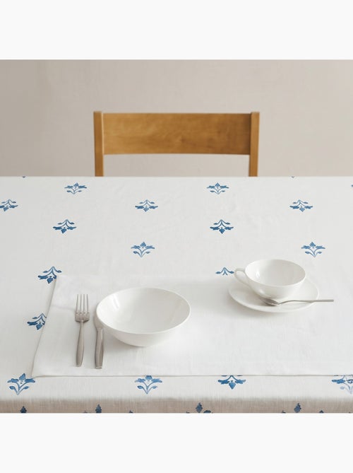 Tovaglia antimacchia stampata in stile mediterraneo, motivo floreale - Gamusi - Kiabi Tovaglia antimacchia stampata in stile mediterraneo, motivo floreale - Gamusi - Kiabi
