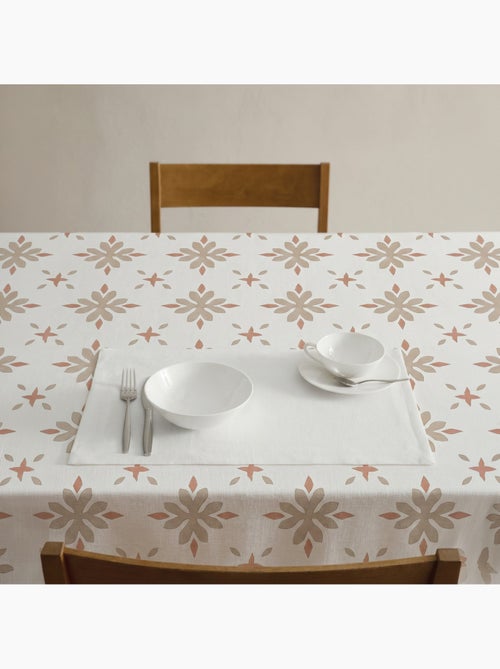 Tovaglia antimacchia stampata in stile mediterraneo, motivo geometrico floreale - Gamusi - Kiabi Tovaglia antimacchia stampata in stile mediterraneo, motivo geometrico floreale - Gamusi - Kiabi