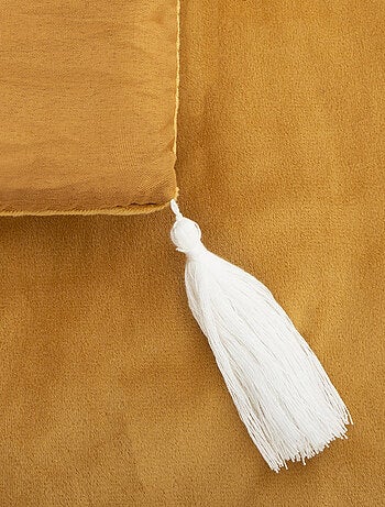 Trapunta in velluto con nappe