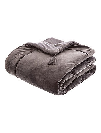 Trapunta in velluto con nappe