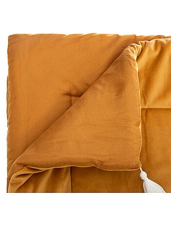 Trapunta in velluto con nappe