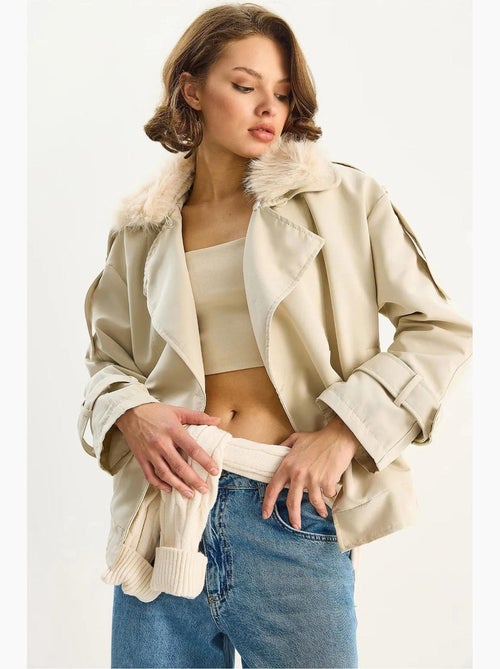 Trench coat con colletto in pelliccia sintetica lucci - Kiabi Trench coat con colletto in pelliccia sintetica lucci - Kiabi