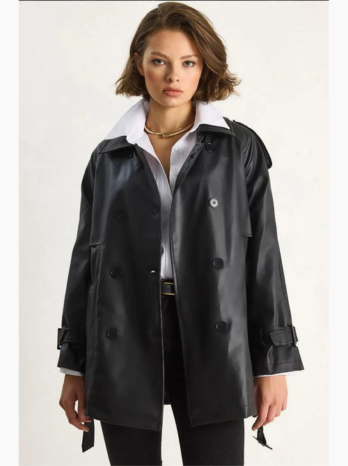 Trench coat doppiopetto in ecopelle lucci - Kiabi Trench coat doppiopetto in ecopelle lucci - Kiabi