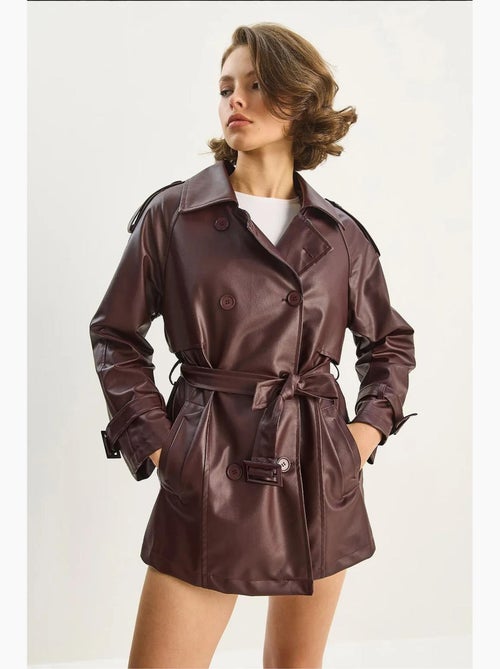 Trench coat doppiopetto in ecopelle lucci - Kiabi Trench coat doppiopetto in ecopelle lucci - Kiabi