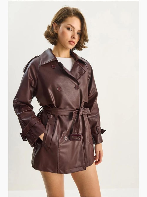 Trench coat doppiopetto in ecopelle lucci - Kiabi Trench coat doppiopetto in ecopelle lucci - Kiabi