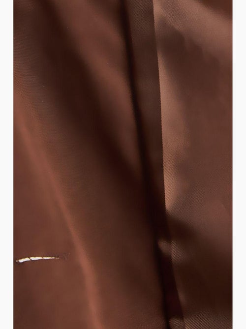Trench coat midi oversize con collo a scialle lucci - Kiabi Trench coat midi oversize con collo a scialle lucci - Kiabi