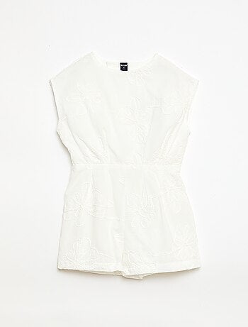 Tuta corta con grandi fiori ricamati