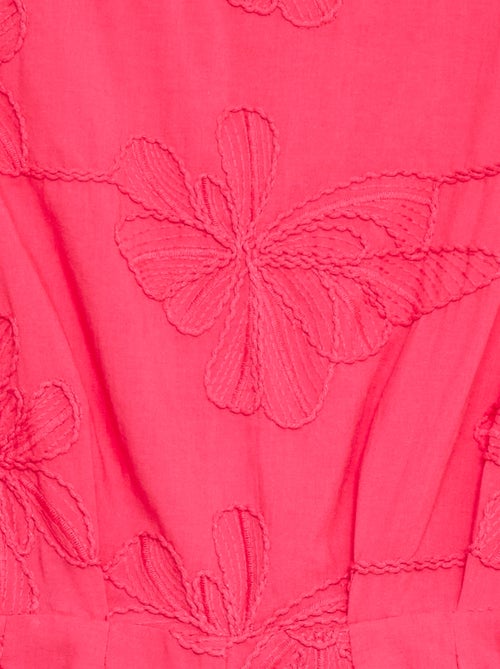 Tuta corta con grandi fiori ricamati - Kiabi