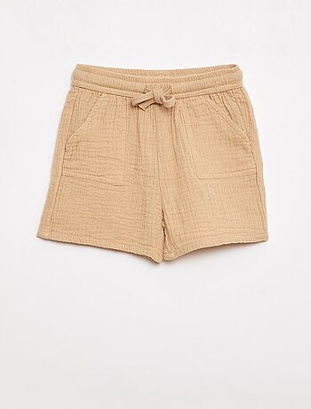 Un completo due pezzi camicia + pantaloncino