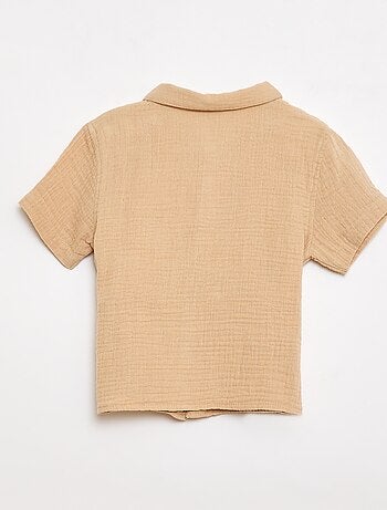 Un completo due pezzi camicia + pantaloncino