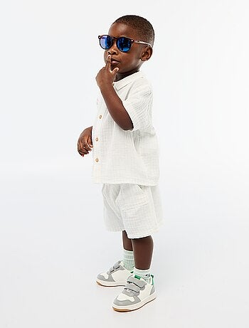 Un completo due pezzi camicia + pantaloncino