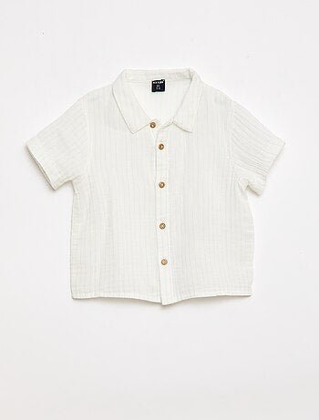 Un completo due pezzi camicia + pantaloncino