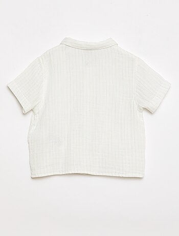 Un completo due pezzi camicia + pantaloncino