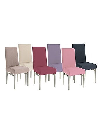 Una funda de silla elástica