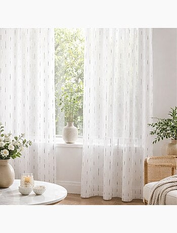 Veloce con linee ricamate