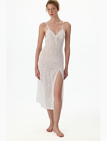 Vestaglia bridal delicata in pizzo a maniche lunghe stropicciata penti