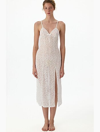 Vestaglia bridal delicata in pizzo a maniche lunghe stropicciata penti