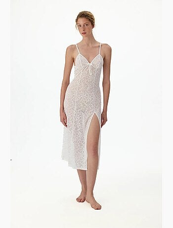 Vestaglia bridal delicata in pizzo a maniche lunghe stropicciata penti