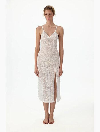 Vestaglia bridal delicata in pizzo a maniche lunghe stropicciata penti