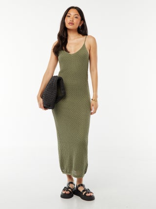 Vestito con spalline lavorato all'uncinetto taglio midi