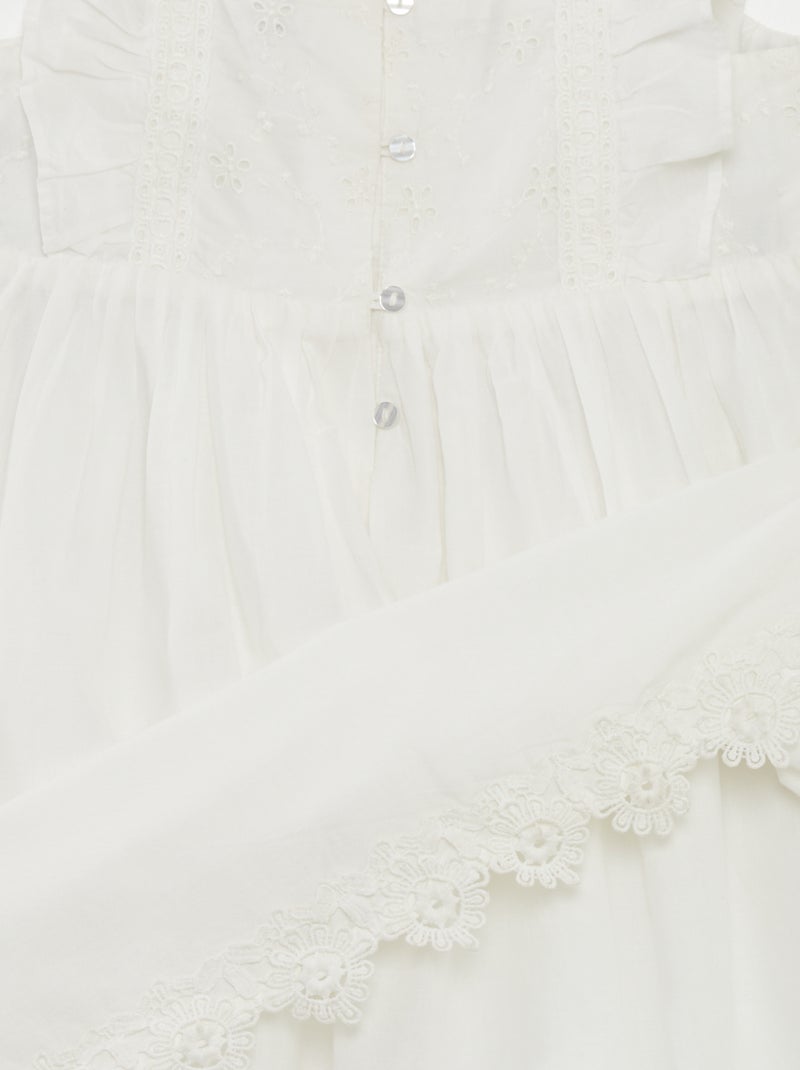 Vestito con volant e ricami BIANCO - Kiabi