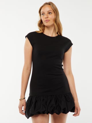 Vestito corto con volant senza maniche