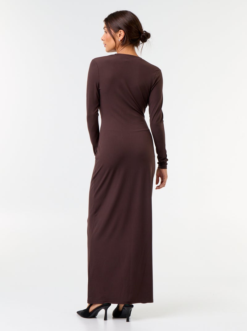 Vestito lungo a maniche lunghe con dettaglio gioiello Marrone - Kiabi