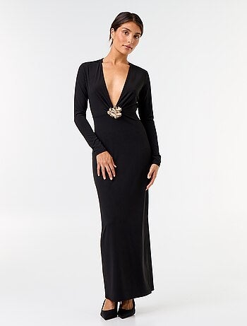 Vestito lungo a maniche lunghe con dettaglio gioiello