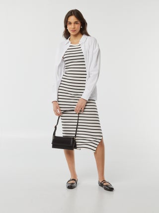 Vestito lungo aderente in maglia a coste senza maniche