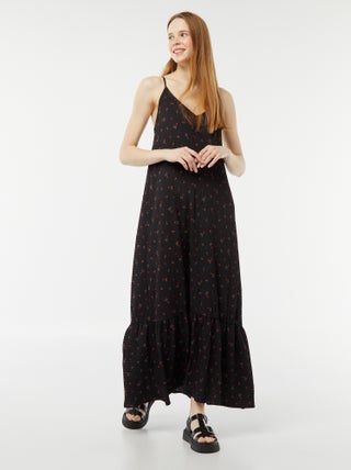 Vestito lungo con spalline sottili in tessuto goffrato