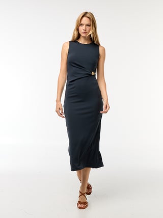 Vestito lungo drappeggiato con gioiello