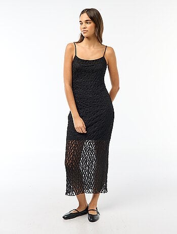 Vestito lungo in pizzo con spalline sottili